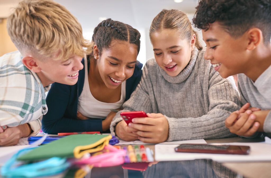 Zit jij in groep 8? En maak je je een beetje zorgen over je nieuwe school, omdat je bijvoorbeeld verlegen bent? Met de training ‘Plezier op school’, die 2 dagen duurt, leer je om met meer zelfvertrouwen een goede start te maken op de middelbare. Meld je nu aan!