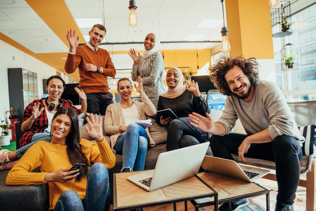 Ben jij tussen de 12-18 jaar en wil je aan de slag met je talenten? Dan is Pak de VIBE het project voor jou. Je krijgt gratis workshops in een skill naar keuze en gaat daarna aan de slag als vrijwilliger op een leuke plek in de stad. Bij voldoende deelnemers kan je buiten schooltijd workshops volgen.